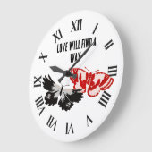 Liebe wird mit Vintagen Schmetterlingen einen Weg Große Wanduhr (Winkel)