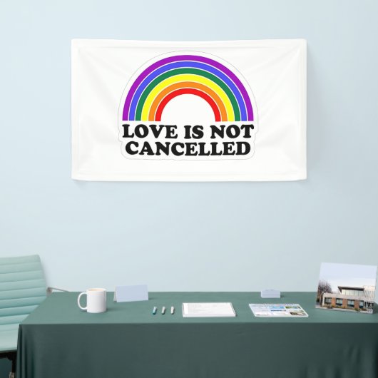 Liebe wird nicht im Monat des Rainbow LGBT Pride a Banner (Messeveranstaltung)