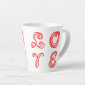 LIEBE Wortart Stoff Schriftart rote Buchstaben Milchtasse (Rechte Ecke)