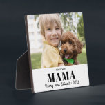 Liebe You Mama Foto Family Modern Keepake Fotoplatte<br><div class="desc">Benutzen Sie ein beliebtes Foto, um einfach eine Keepsake-Plakette zu erstellen. In drei Textzeilen lasse man, die besondere Bindung im Foto auszudrücken. Diese berufliche Vorlage wird jedem Muttertier ein sentimentales Geschenk machen. Perfekte Größe für die Unterbringung auf einem Wohnzimmermantel oder einem Schreibtisch. Denken Sie an ein Weihnachtsgeschenk, den Valentinstag oder...</div>