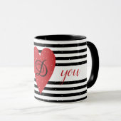 Liebe You Modern Red Heart Stripes Monogramm Tasse (VorderseiteRechts)