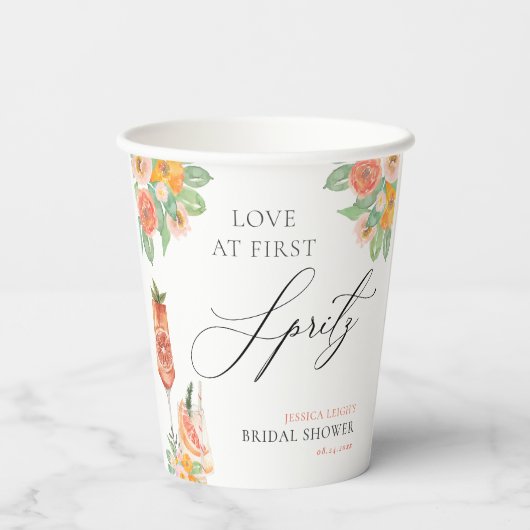 Liebe zum ersten Spritz Bright Cocktail Brautparty Pappbecher (Rückseite)