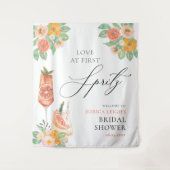 Liebe zum ersten Spritz Bright Cocktail Brautparty Wandteppich (Vorderseite)