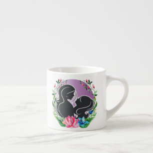Liebende Mutter und Tochter mit farbenfrohen Blume Espressotasse