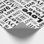 Liebesmuster mit schwarzen Buchstaben Geschenkpapier (Ecke)