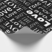 Liebesmuster mit weißen Buchstaben Geschenkpapier (Ecke)