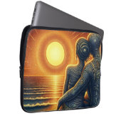 Liebespaar bei Sonnen Untergang am Meer Laptopschutzhülle (Vorne Rechts)