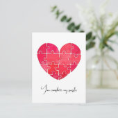 Liebespuzzle gelöst, rotes Puzzleherz Postkarte (Stehend Vorderseite)