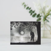 Liebhaber Küssen unter Bäumen Postkarte (Stehend Vorderseite)