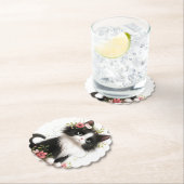 Lieblich Tuxedo Kitten mit Blume Untersetzer (Vor Ort)