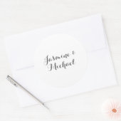 Liebliche Chic Calligraphy Couple Names Runder Aufkleber (Umschlag)