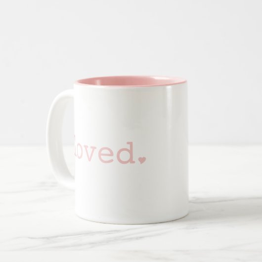 Liebliche hellrosa Tasse (Vorderseite Links)