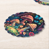 Liebliche niedliche Elfen spielen unter Pilzen und Untersetzer (angewinkelt)