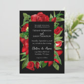 Liebliche Red Floral Bouquet Black Wedding Einladung (Stehend Vorderseite)