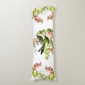 Lieblicher junger Papagei im blühenden Baum Seitenschläferkissen (Rückseite (Vertikal))