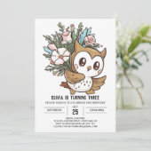 Lieblicher kleiner digitaler Eule zum Geburtstag Einladung (Stehend Vorderseite)