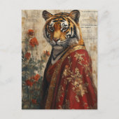 Lieblicher Tiger in einer Roben-Collage Postkarte (Vorderseite)