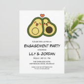 Liebliches Avocado-Paar Cartoon Verlobung Einladung (Stehend Vorderseite)