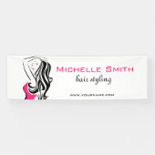 Liebliches Mädchen mit Haarstyling-Branding Banner (Horizontal)
