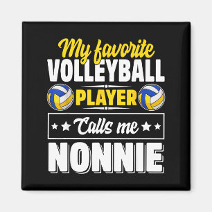 Lieblings-Volleyballspieler nennt Nonnie Mutter Magnet