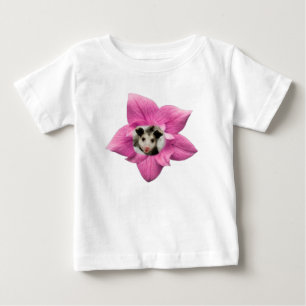 Liebreizend süßes Baby lächelndes Opossum Floral T-shirt