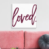 LIEBT. Burgundy Moderne Skriptart Typografie Leinwanddruck (Insitu (Wohnzimmer))