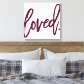 LIEBT. Burgundy Moderne Skriptart Typografie Leinwanddruck (Insitu (Schlafzimmer))