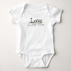 Liebt hier Baby-T-Shirt HAMbyWG Baby Strampler