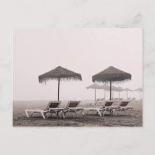 Liegestühle und Sonnenschirme am Strand von Playam Postkarte