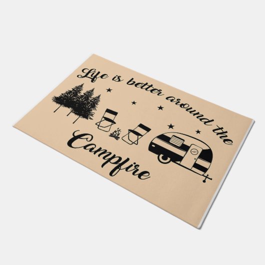 Life Is Better Around The Campsite Fußmatte (Schrägansicht)