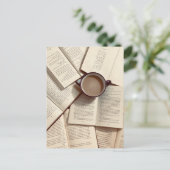 Light Academia Ästhetischer Kaffee und Bücher Postkarte (Stehend Vorderseite)