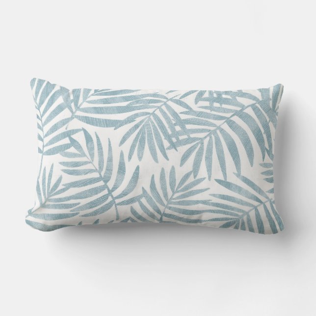 Light Aqua Blue und White Palm Leaf Lumbar Kissen (Vorderseite)