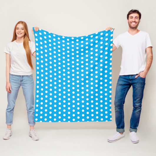 Light Blue and White Polka Dots  Fleecedecke (Beispiel)