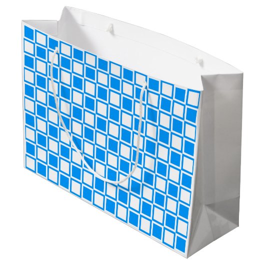 Light Blue Bold Mod Squares Große Geschenktüte (Rückseite Schrägansicht)