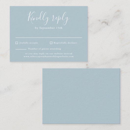 Light Blue Budget Modern Script Wedding RSVP Card Begleitkarte (Vorne/Hinten)