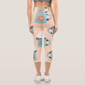 Light Blue Cup Nahtloses Muster. Capri Leggings (Rückseite)