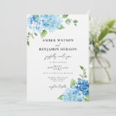Light Blue Dusty Navy Hydrangea Floral Wedding Einladung (Stehend Vorderseite)