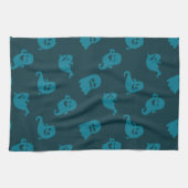 Light Blue Ghosts Dark Blue Halloween Geschirrtuch (Horizontal)