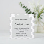 Light Blue Heart Pattern Hochzeitseinladung Einladung (Stehend Vorderseite)