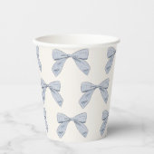 Light Blue Kariert Bow Elegante Boy Baby Shower Pappbecher (Vorderseite)