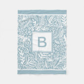 Light Blue Modern Botanical Pattern Monogram Fleecedecke (Vorderseite)