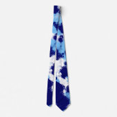 Light Blue, Navy und White Abstrakt Krawatte (Rückseite)