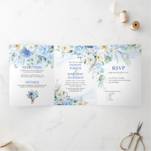 LIght Blue, Navy, Winter White Watercolor Floral Dreifach Gefaltete Einladung