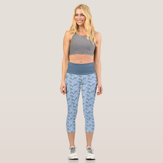 Light Blue Paisley Pattern High Waisted Capris (Vorderseite)