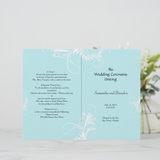 Light Blue Scrollwork Folded Wedding Programm (Stehend Vorderseite)