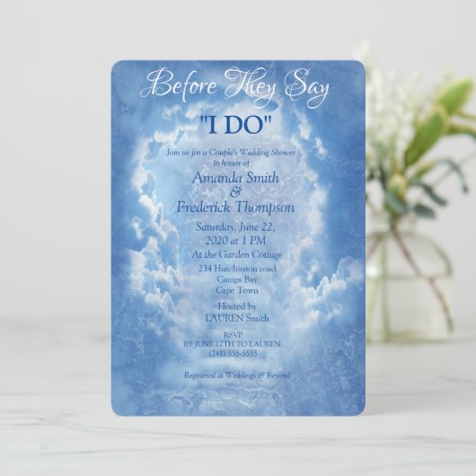 Light Blue Sky mit Clouds Polterabend Einladung (Stehend Vorderseite)