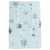 Light Blue Snowflakes Christmas Mittlere Geschenktüte (Rückseite)