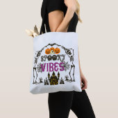 Light Blue Spooky Vibes Halloween Tasche (Von Nahem)