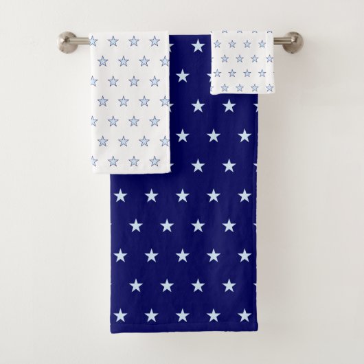 Light Blue Star Muster auf Navy Blue & White Badhandtuch Set (Insitu)
