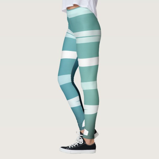 Light Blue Summer Leggins mit Violets Leggings (Links)
